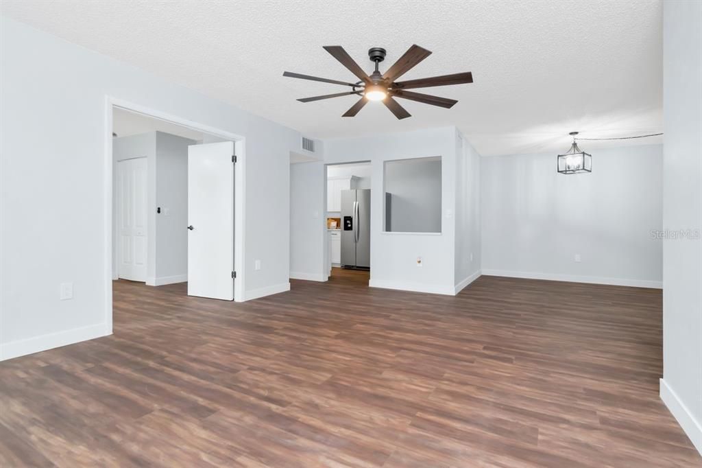 Active With Contract: $225,000 (3 beds, 2 baths, 1396 Square Feet)