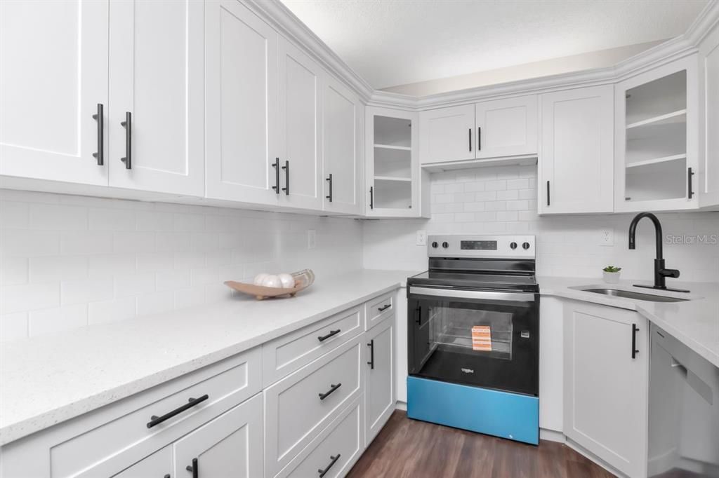 Active With Contract: $225,000 (3 beds, 2 baths, 1396 Square Feet)