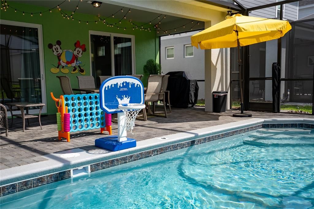 For Sale: $789,000 (5 beds, 5 baths, 2605 Square Feet)