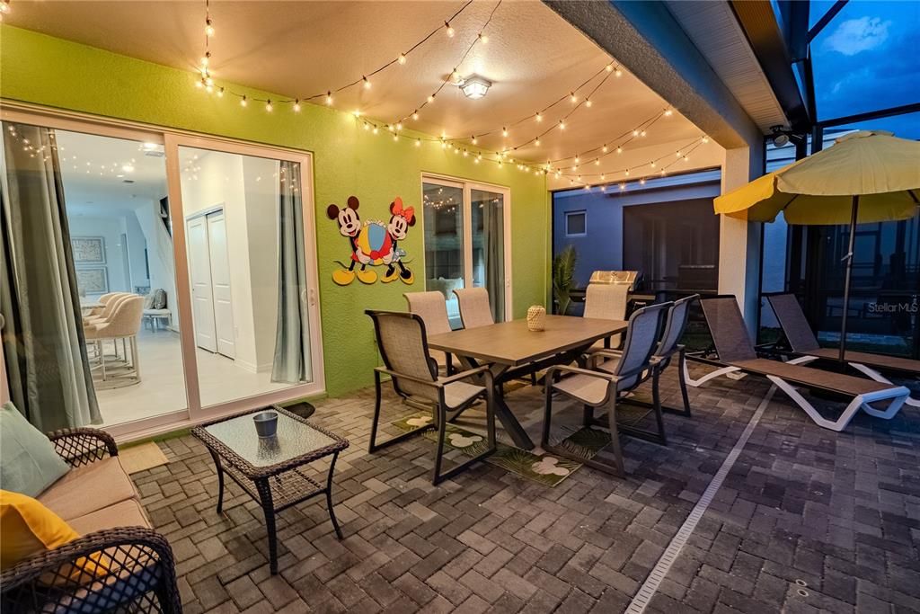 For Sale: $789,000 (5 beds, 5 baths, 2605 Square Feet)