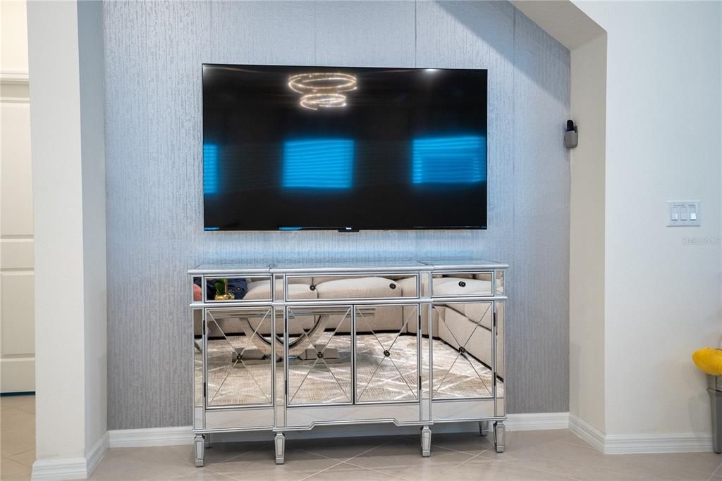 For Sale: $789,000 (5 beds, 5 baths, 2605 Square Feet)