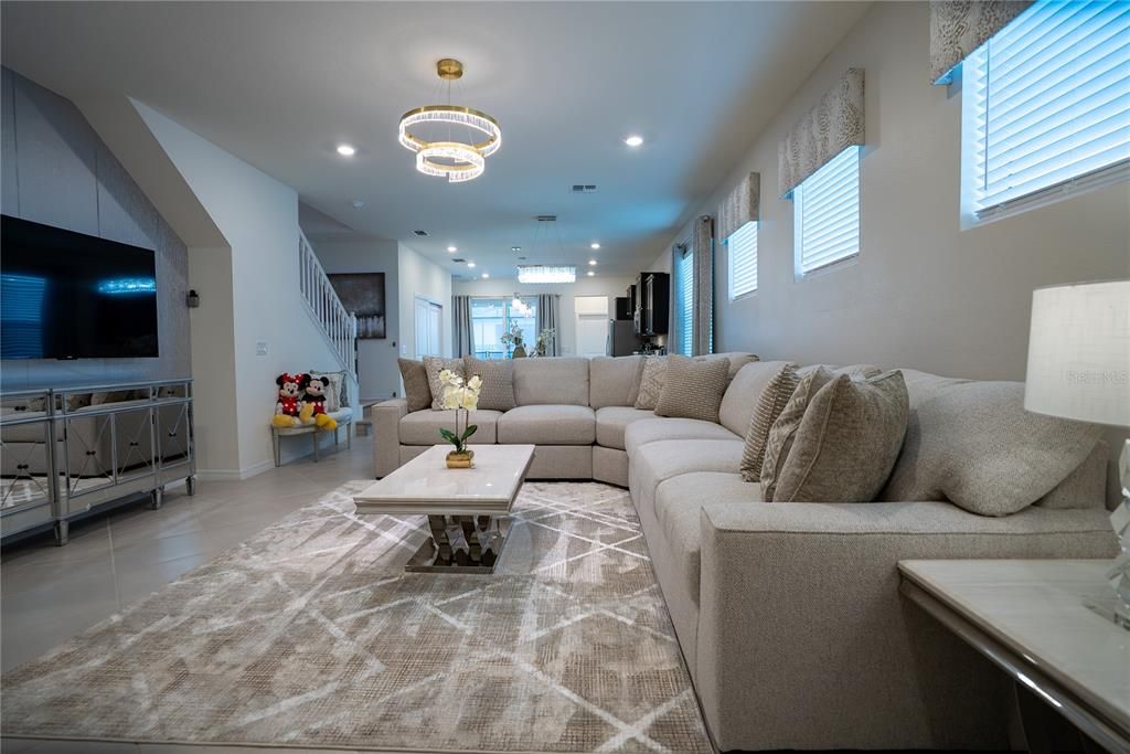 For Sale: $789,000 (5 beds, 5 baths, 2605 Square Feet)