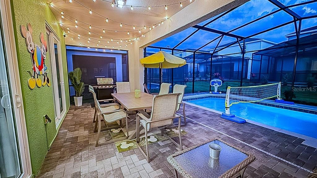 For Sale: $789,000 (5 beds, 5 baths, 2605 Square Feet)