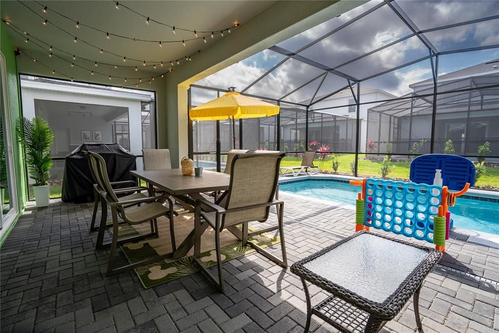 For Sale: $789,000 (5 beds, 5 baths, 2605 Square Feet)