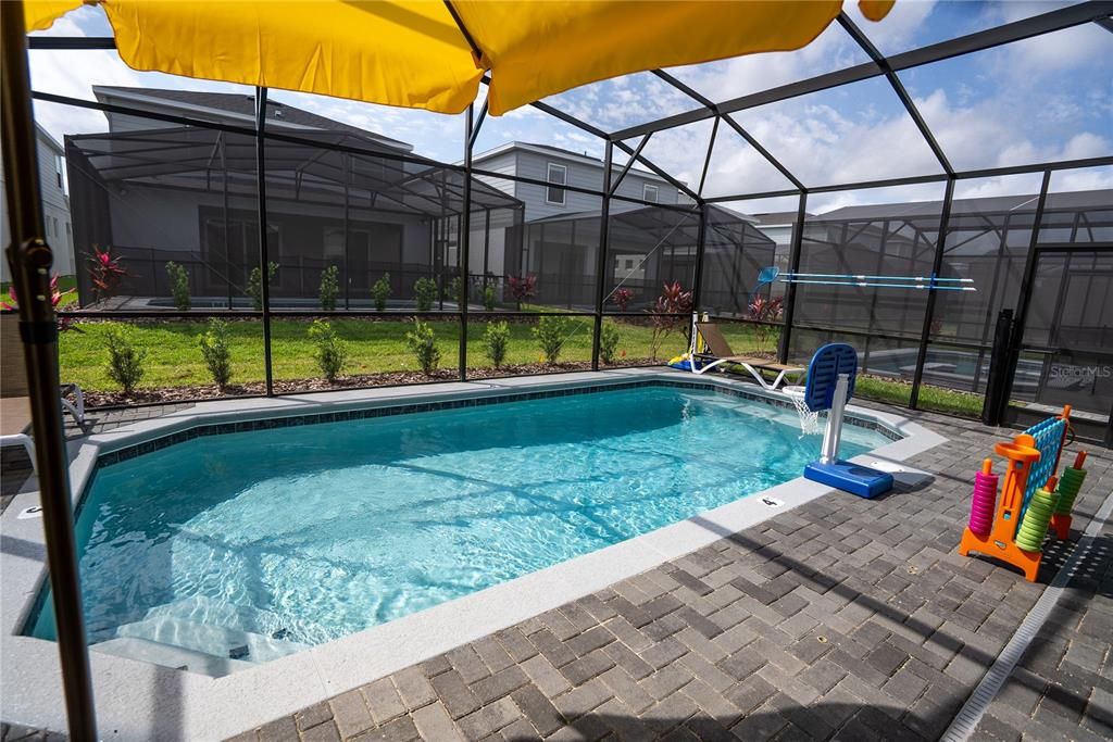 For Sale: $789,000 (5 beds, 5 baths, 2605 Square Feet)