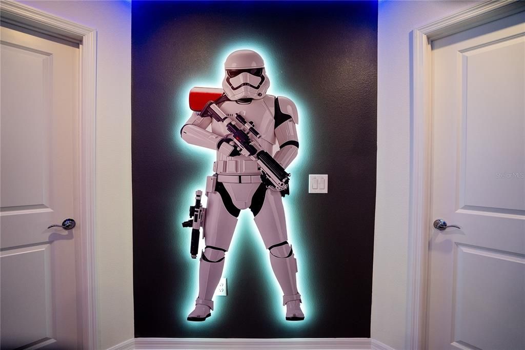 For Sale: $789,000 (5 beds, 5 baths, 2605 Square Feet)