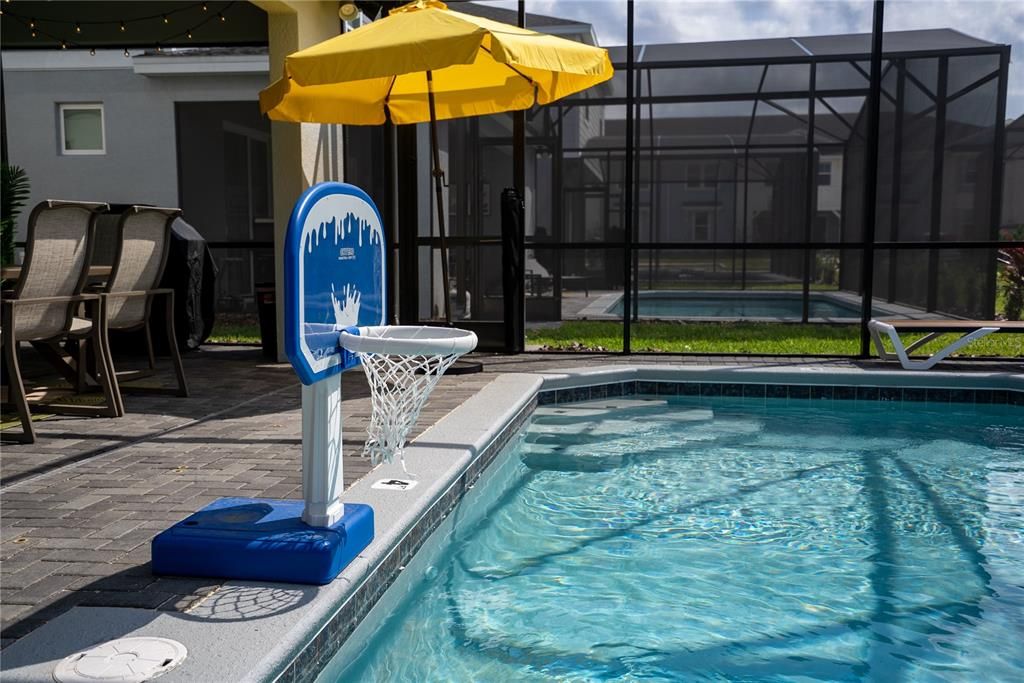 For Sale: $789,000 (5 beds, 5 baths, 2605 Square Feet)