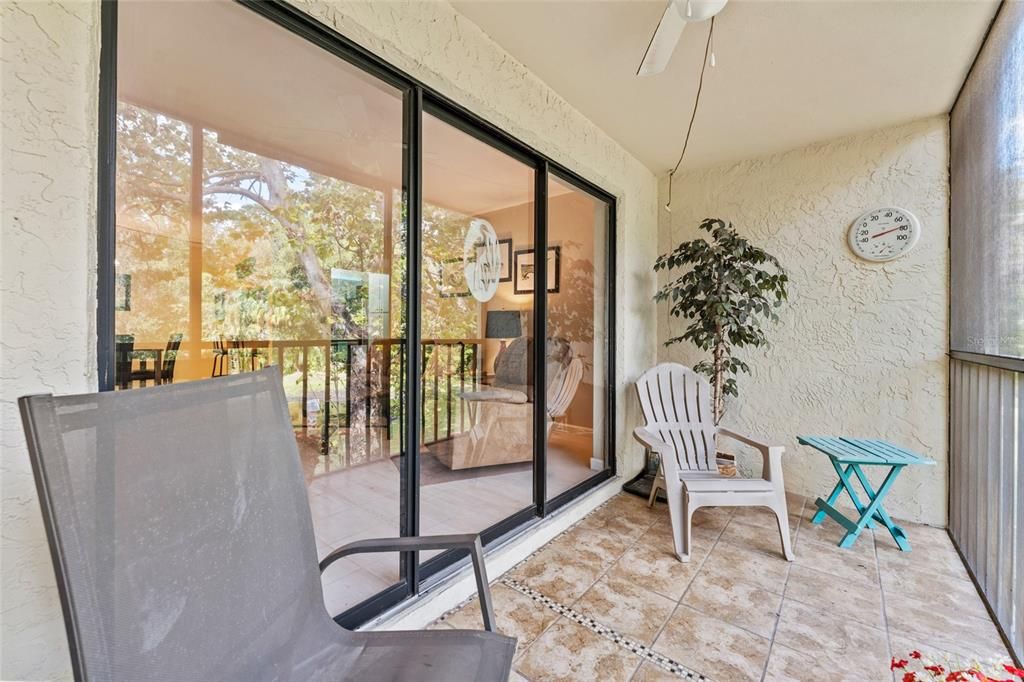 For Sale: $179,000 (2 beds, 2 baths, 979 Square Feet)