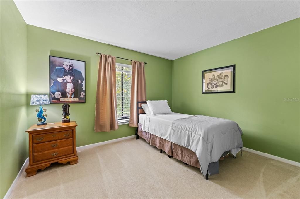 For Sale: $179,000 (2 beds, 2 baths, 979 Square Feet)