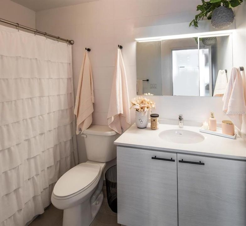 For Rent: $6,500 (3 beds, 2 baths, 1700 Square Feet)