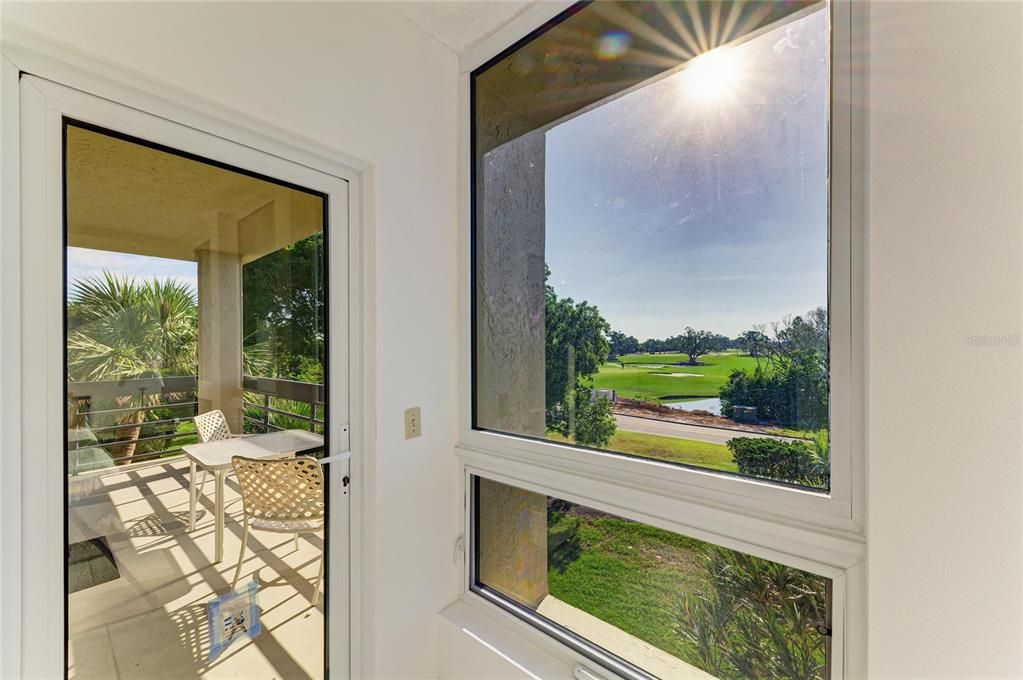 For Sale: $699,000 (2 beds, 2 baths, 1172 Square Feet)