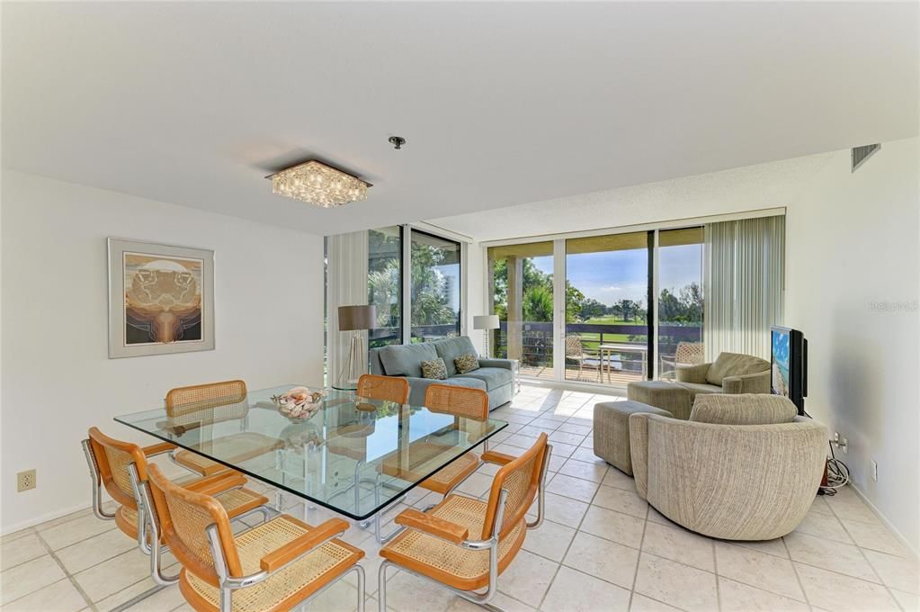 For Sale: $699,000 (2 beds, 2 baths, 1172 Square Feet)