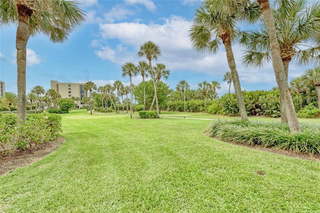 For Sale: $699,000 (2 beds, 2 baths, 1172 Square Feet)