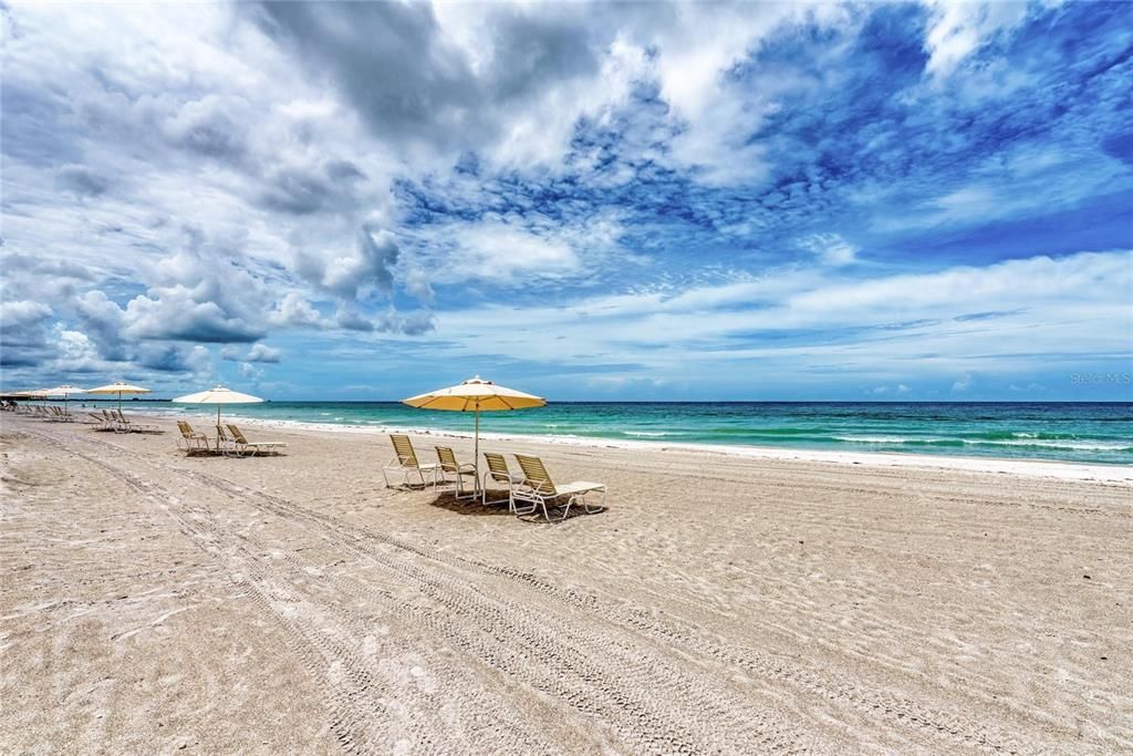 For Sale: $699,000 (2 beds, 2 baths, 1172 Square Feet)