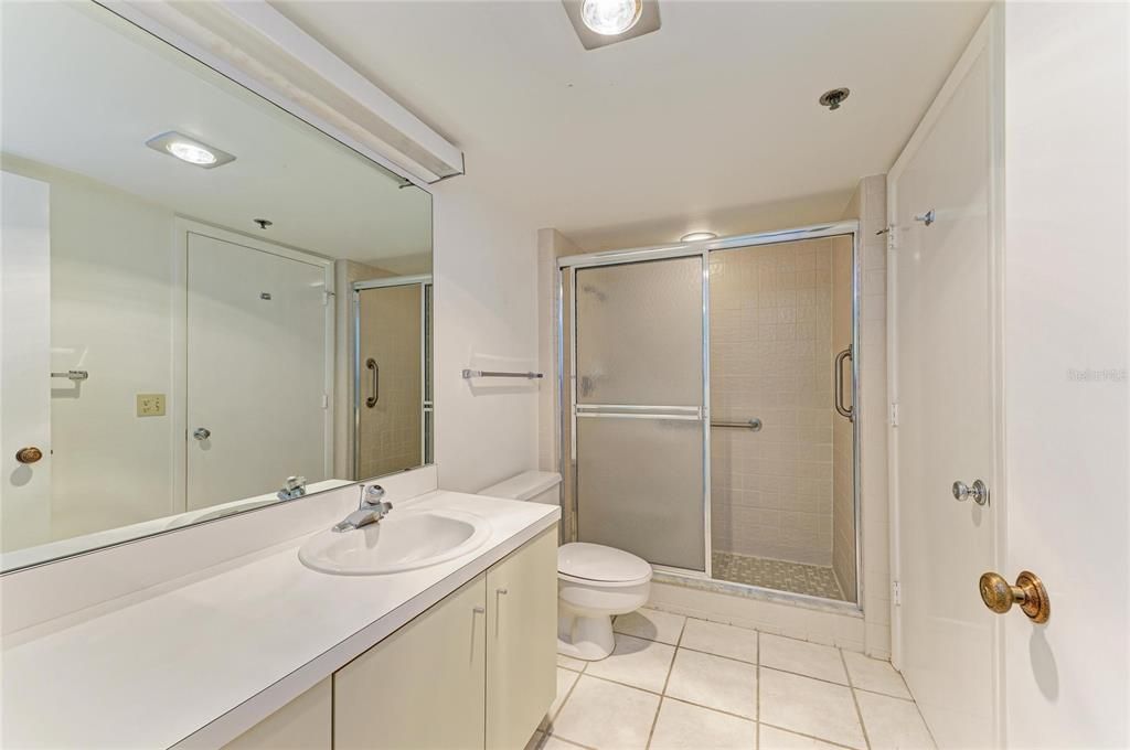 For Sale: $699,000 (2 beds, 2 baths, 1172 Square Feet)