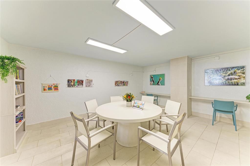 For Sale: $699,000 (2 beds, 2 baths, 1172 Square Feet)