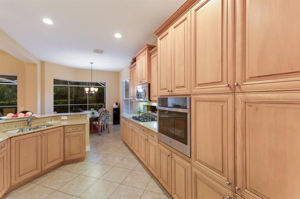 For Sale: $849,900 (3 beds, 2 baths, 2620 Square Feet)