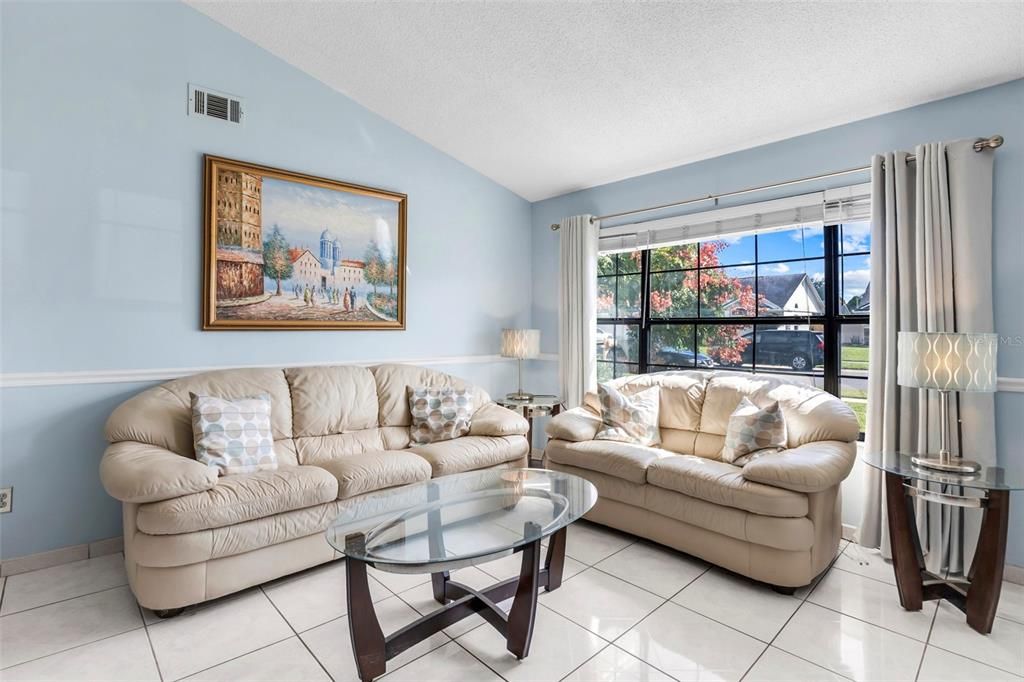 For Sale: $445,000 (4 beds, 2 baths, 2002 Square Feet)