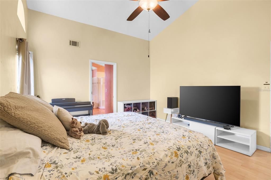 For Sale: $445,000 (4 beds, 2 baths, 2002 Square Feet)