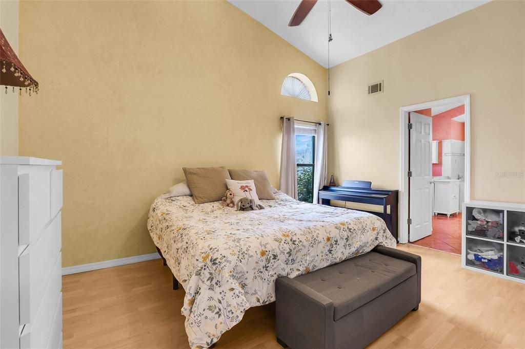 For Sale: $445,000 (4 beds, 2 baths, 2002 Square Feet)