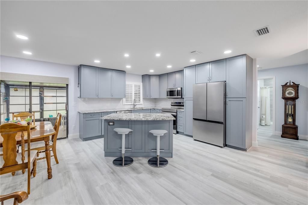 En Venta: $295,500 (3 camas, 2 baños, 1239 Pies cuadrados)