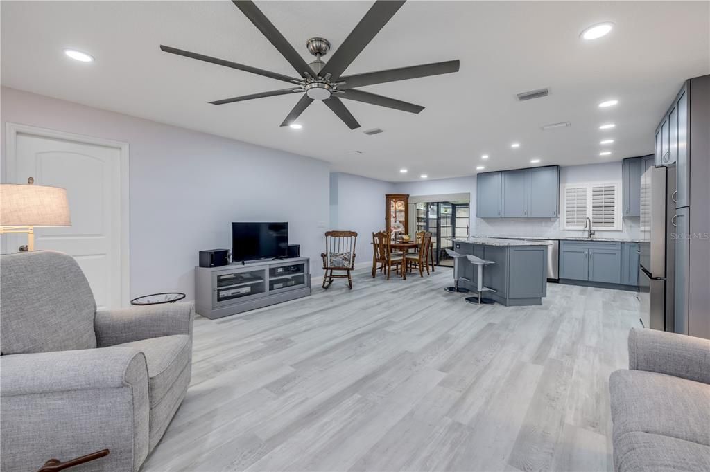 En Venta: $295,500 (3 camas, 2 baños, 1239 Pies cuadrados)