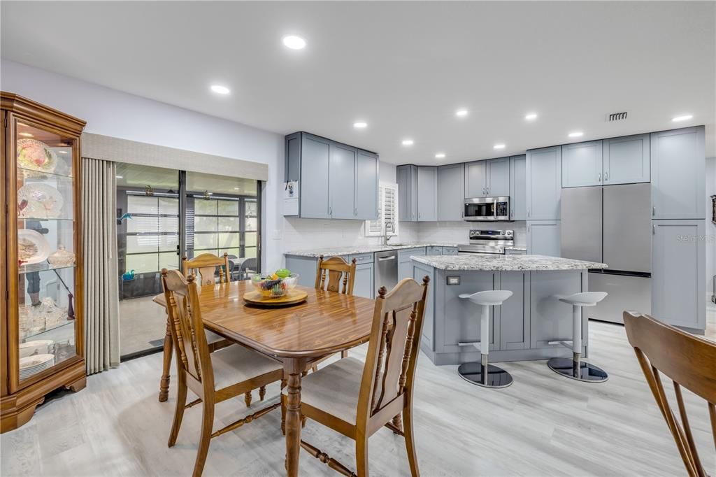 En Venta: $295,500 (3 camas, 2 baños, 1239 Pies cuadrados)