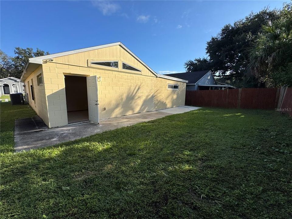 For Rent: $1,995 (3 beds, 2 baths, 1554 Square Feet)