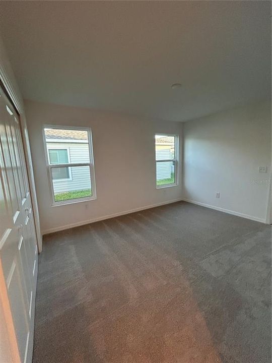 合同活跃: $245,900 (2 贝兹, 2 浴室, 987 平方英尺)