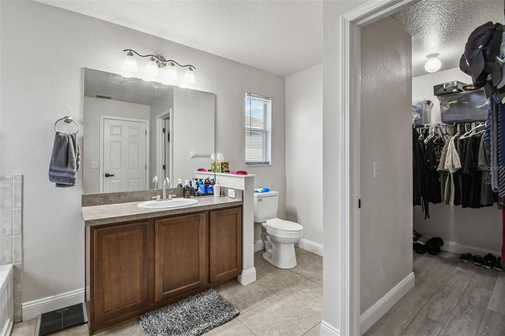 For Sale: $398,500 (4 beds, 2 baths, 1741 Square Feet)