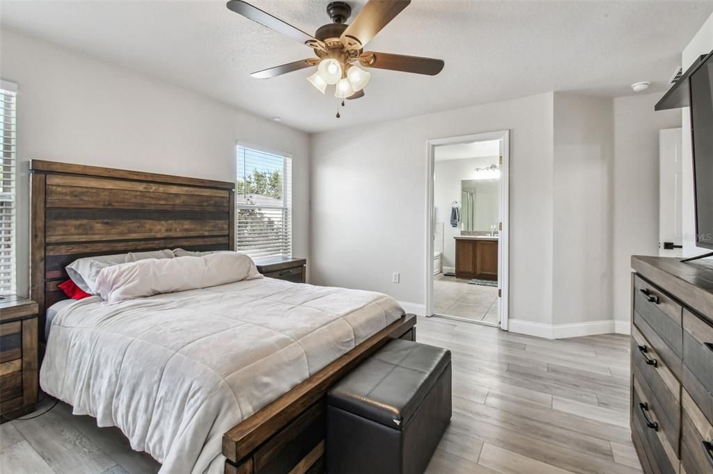 For Sale: $398,500 (4 beds, 2 baths, 1741 Square Feet)