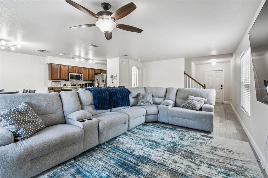 For Sale: $398,500 (4 beds, 2 baths, 1741 Square Feet)