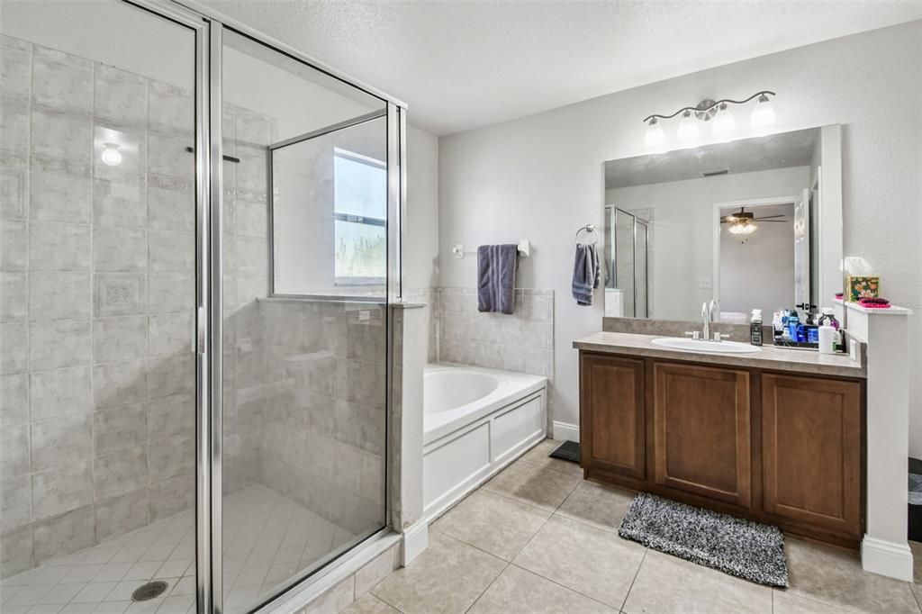 For Sale: $398,500 (4 beds, 2 baths, 1741 Square Feet)