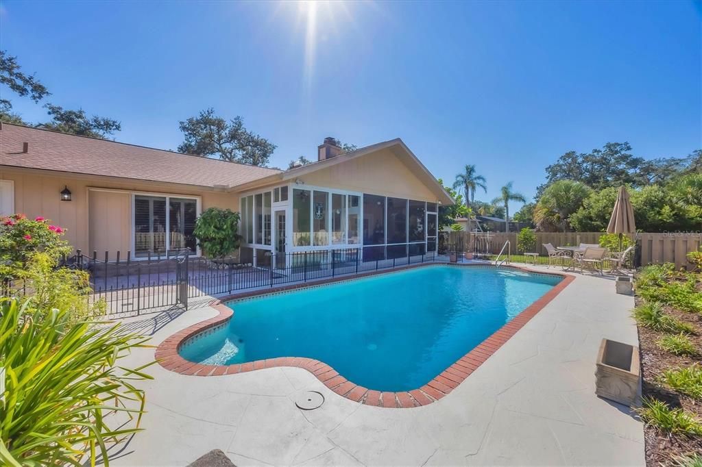 Active With Contract: $625,000 (3 beds, 2 baths, 1880 Square Feet)