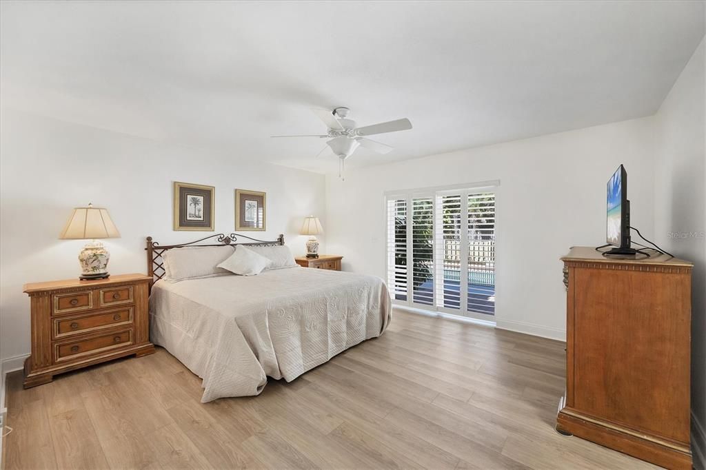 Active With Contract: $625,000 (3 beds, 2 baths, 1880 Square Feet)