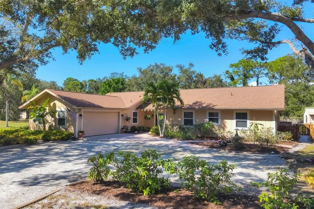 Active With Contract: $625,000 (3 beds, 2 baths, 1880 Square Feet)