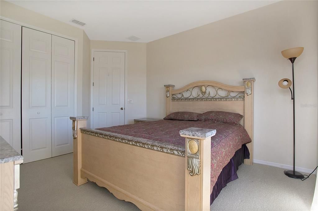 For Sale: $810,000 (6 beds, 4 baths, 4305 Square Feet)