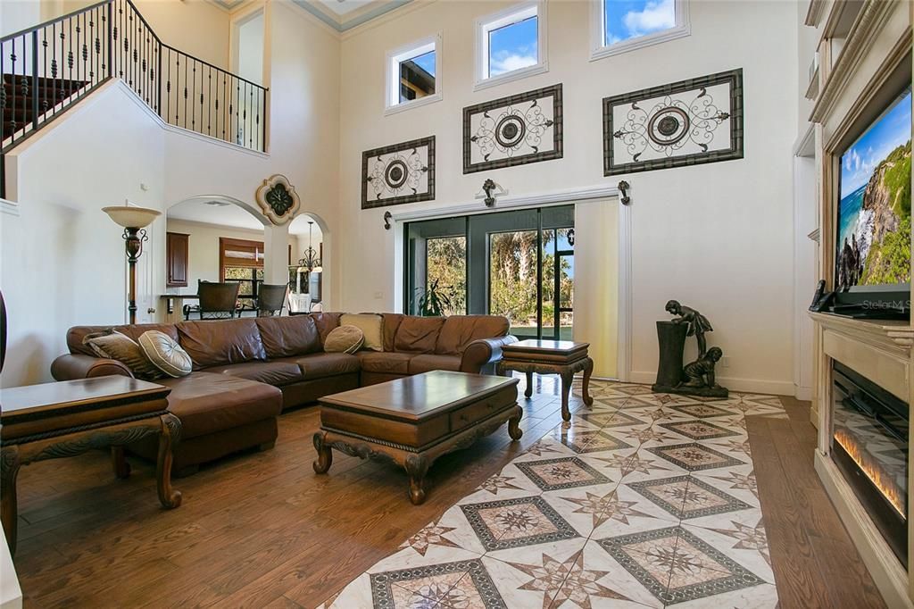 For Sale: $810,000 (6 beds, 4 baths, 4305 Square Feet)