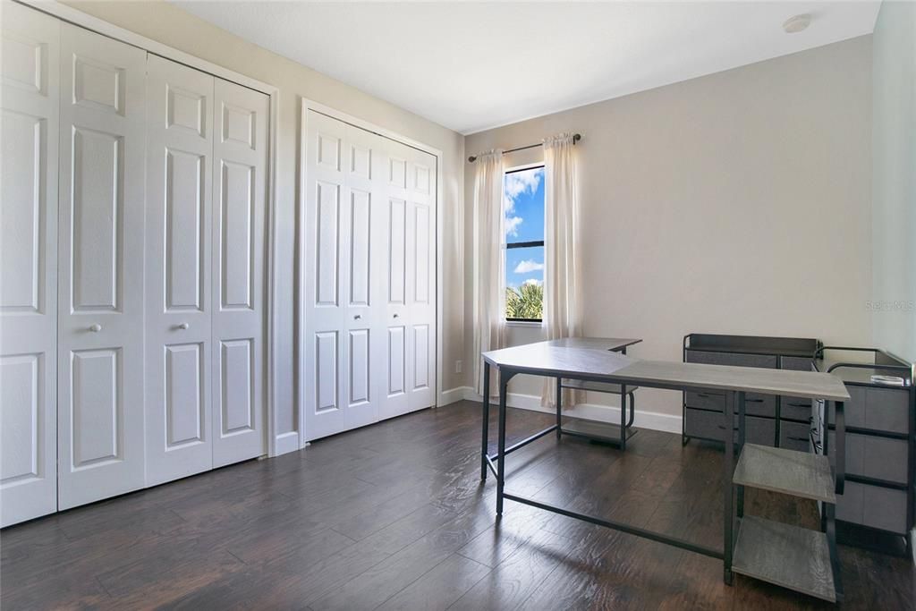 For Sale: $810,000 (6 beds, 4 baths, 4305 Square Feet)