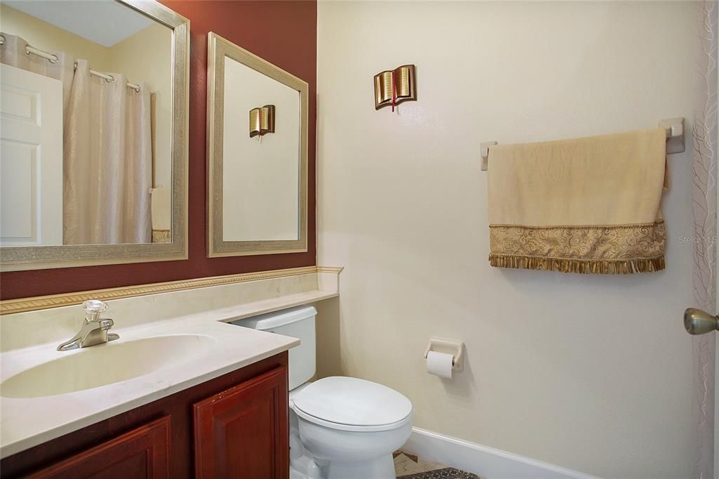 For Sale: $810,000 (6 beds, 4 baths, 4305 Square Feet)