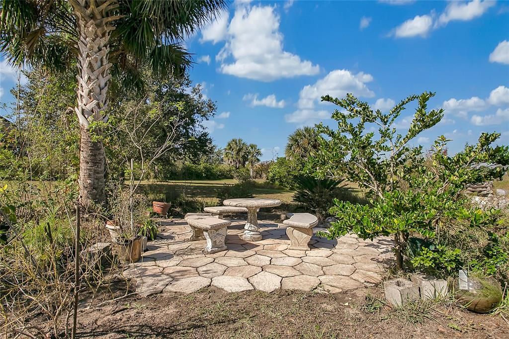 For Sale: $810,000 (6 beds, 4 baths, 4305 Square Feet)