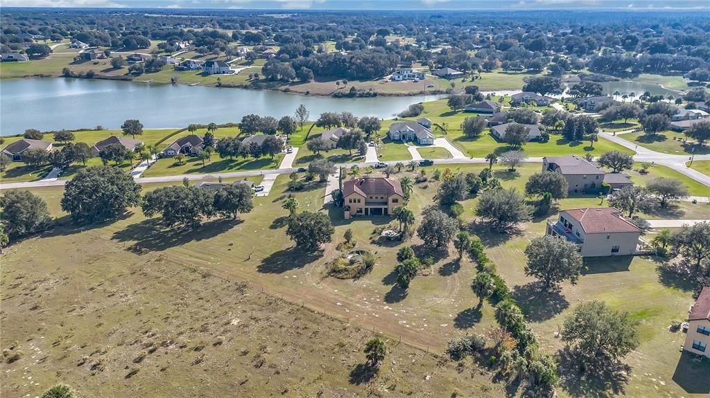 For Sale: $810,000 (6 beds, 4 baths, 4305 Square Feet)