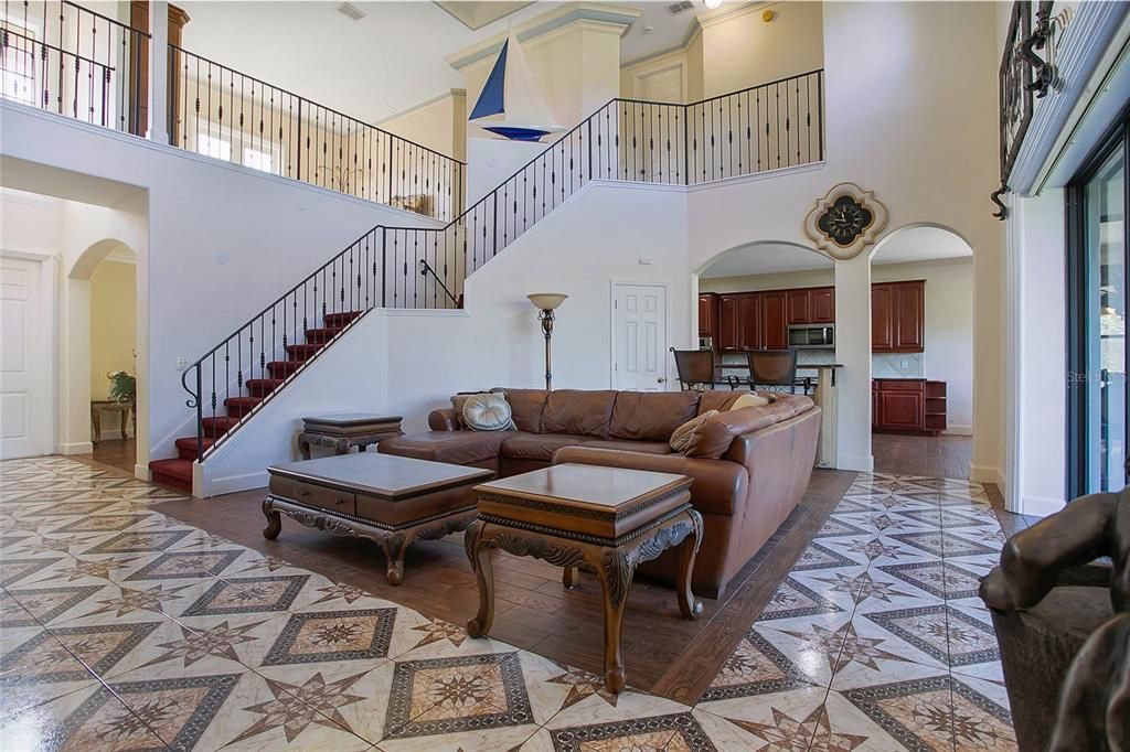 For Sale: $810,000 (6 beds, 4 baths, 4305 Square Feet)