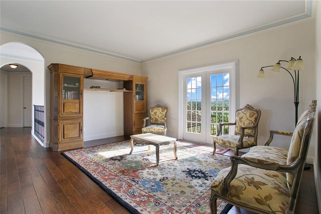 For Sale: $810,000 (6 beds, 4 baths, 4305 Square Feet)