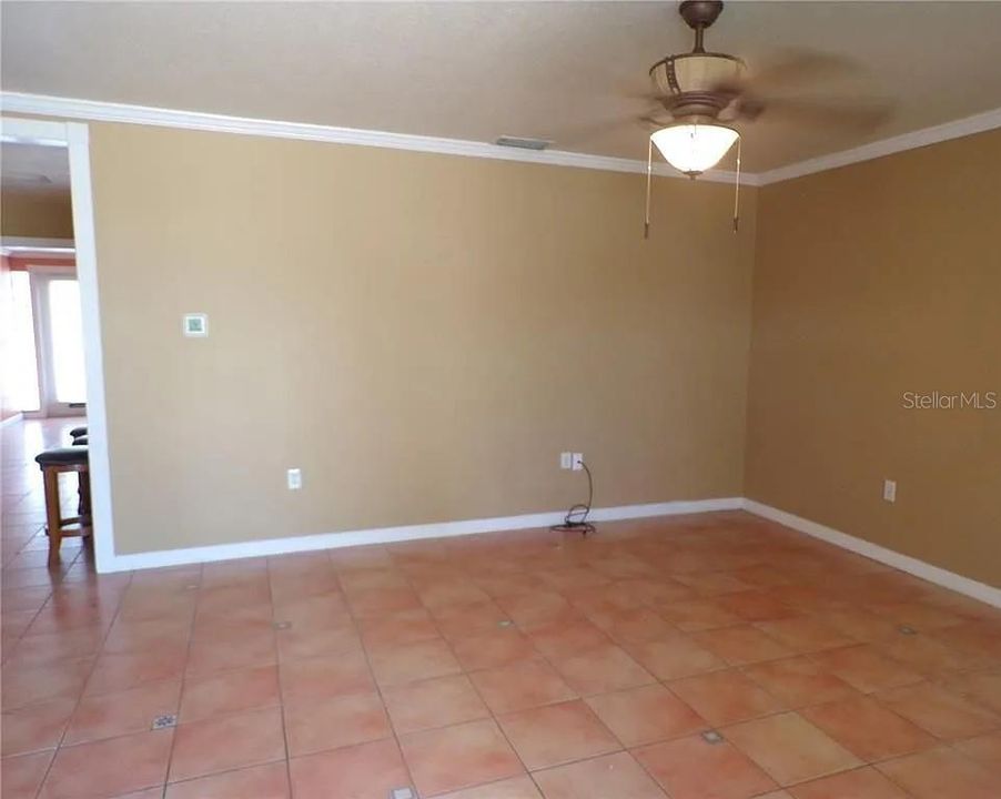 For Sale: $586,000 (3 beds, 2 baths, 1698 Square Feet)