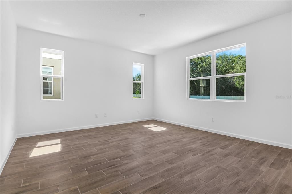 For Sale: $418,247 (5 beds, 3 baths, 3030 Square Feet)