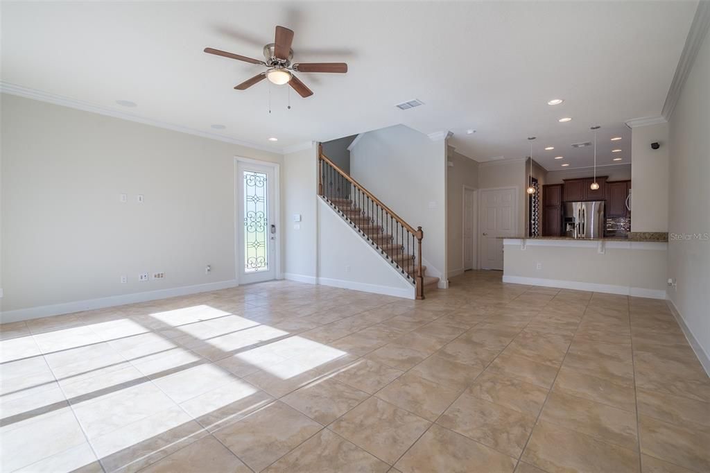 For Rent: $2,700 (3 beds, 3 baths, 1820 Square Feet)