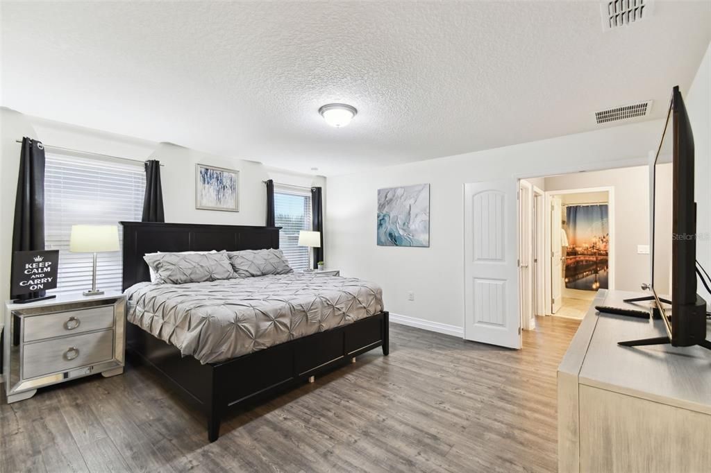 For Sale: $600,000 (5 beds, 4 baths, 2723 Square Feet)