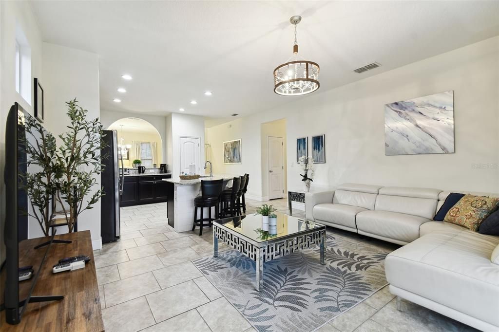 For Sale: $600,000 (5 beds, 4 baths, 2723 Square Feet)