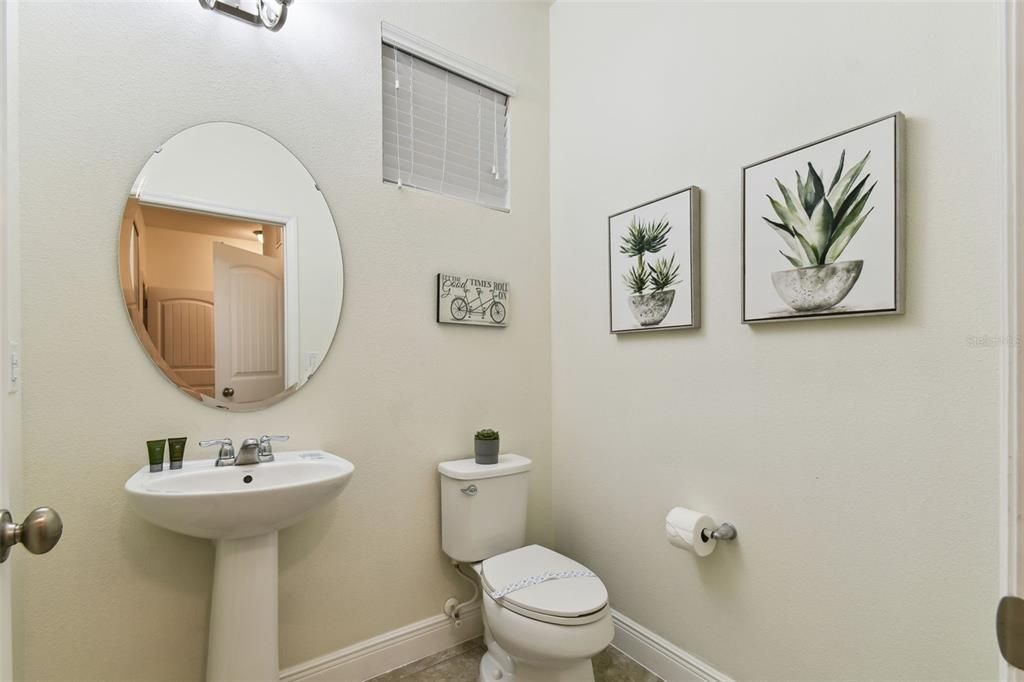 For Sale: $600,000 (5 beds, 4 baths, 2723 Square Feet)